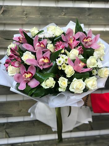 Букет цветов из: Розы и Хризантемы в Якшур-Бодья