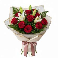 Букет цветов из:  Лилии и Розы в Якшур-Бодья