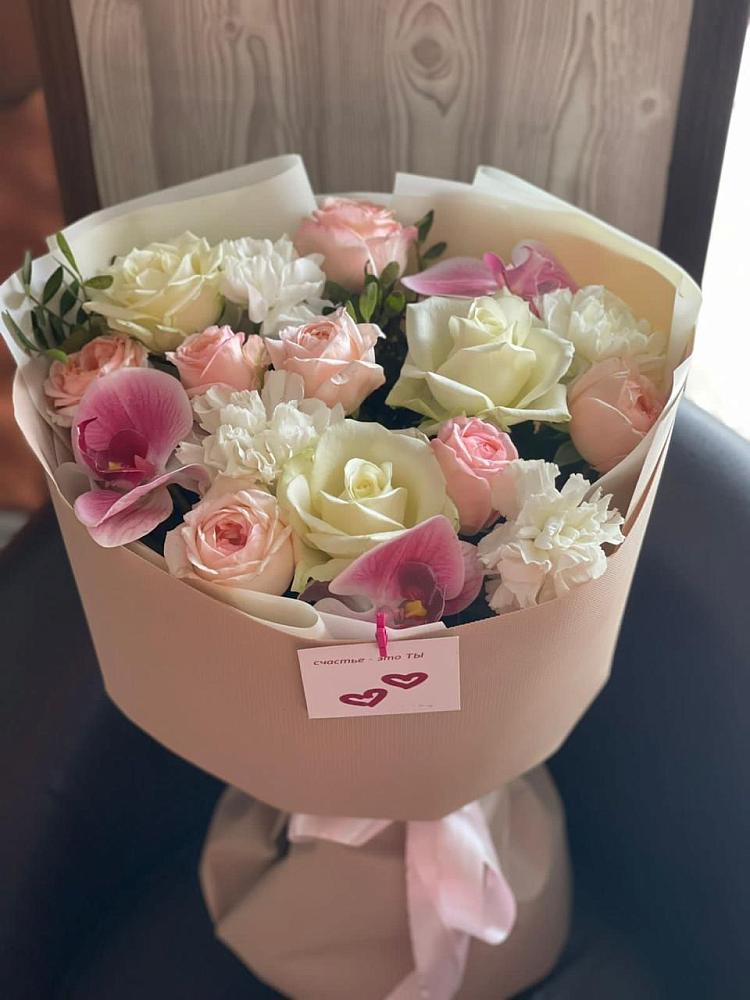 Букет цветов из: Орхидеи, Розы и Гвоздики в Якшур-Бодья