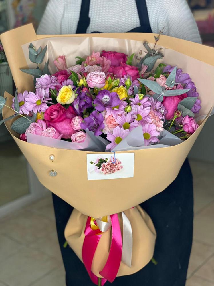 Букет цветов из: Хризантемы, Гвоздики и Альстромерии в Якшур-Бодья