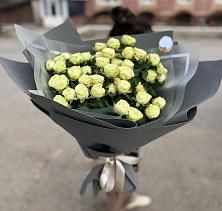 Букет Белые кустовые розы Солинеро в Якшур-Бодья
