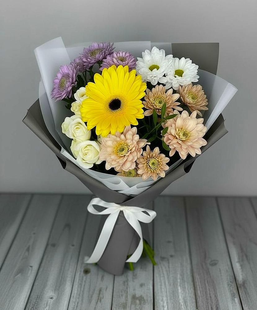 Букет цветов из: Розы, Герберы и Хризантемы в Якшур-Бодья