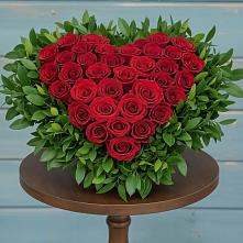 Цветочная композиция из Розы в виде сердца в Якшур-Бодья