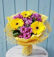 Букет цветов из:  Хризантемы и Герберы в Якшур-Бодья