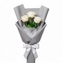 Букет 3 белые розы в Якшур-Бодья