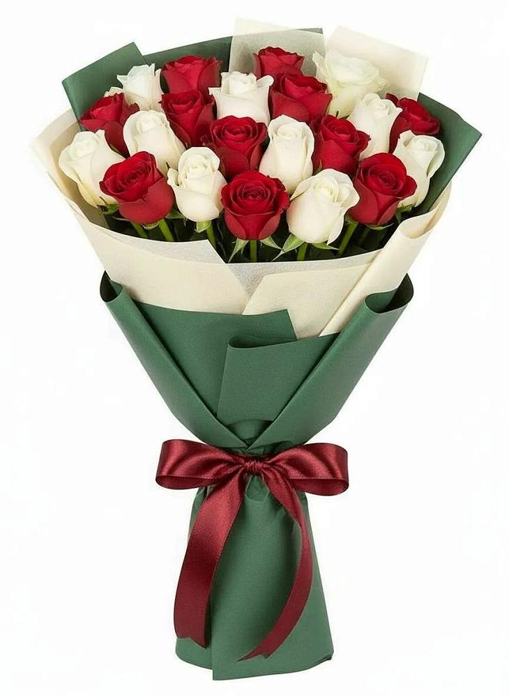 Букет Микс из красных и белых роз в Якшур-Бодья