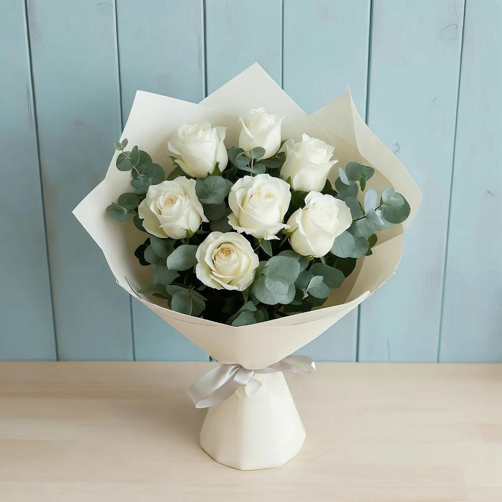 Букет Белые розы в Эвкалипте в Якшур-Бодья
