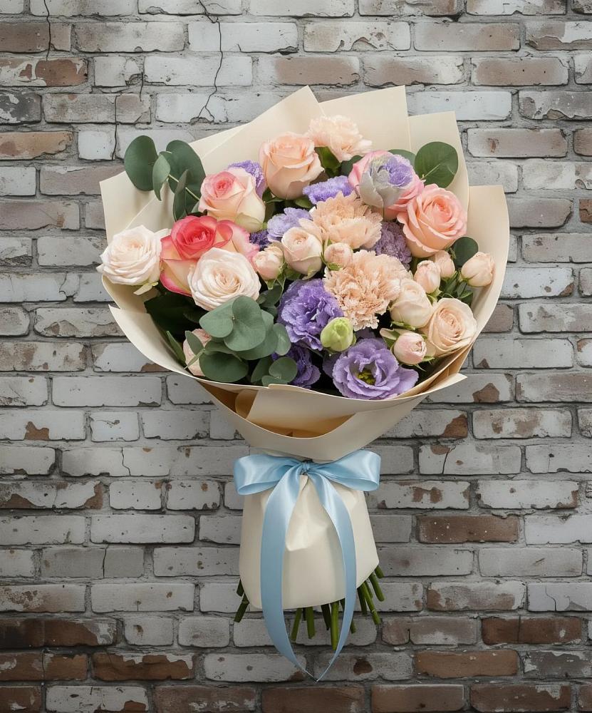 Букет цветов из: Розы, Лизиантусы и Гвоздики в Якшур-Бодья