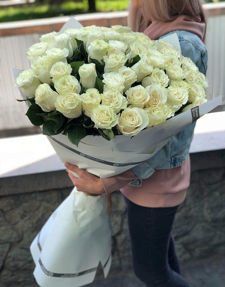35 Белых роз в Якшур-Бодья Букет 35 Белых роз в Якшур-Бодья