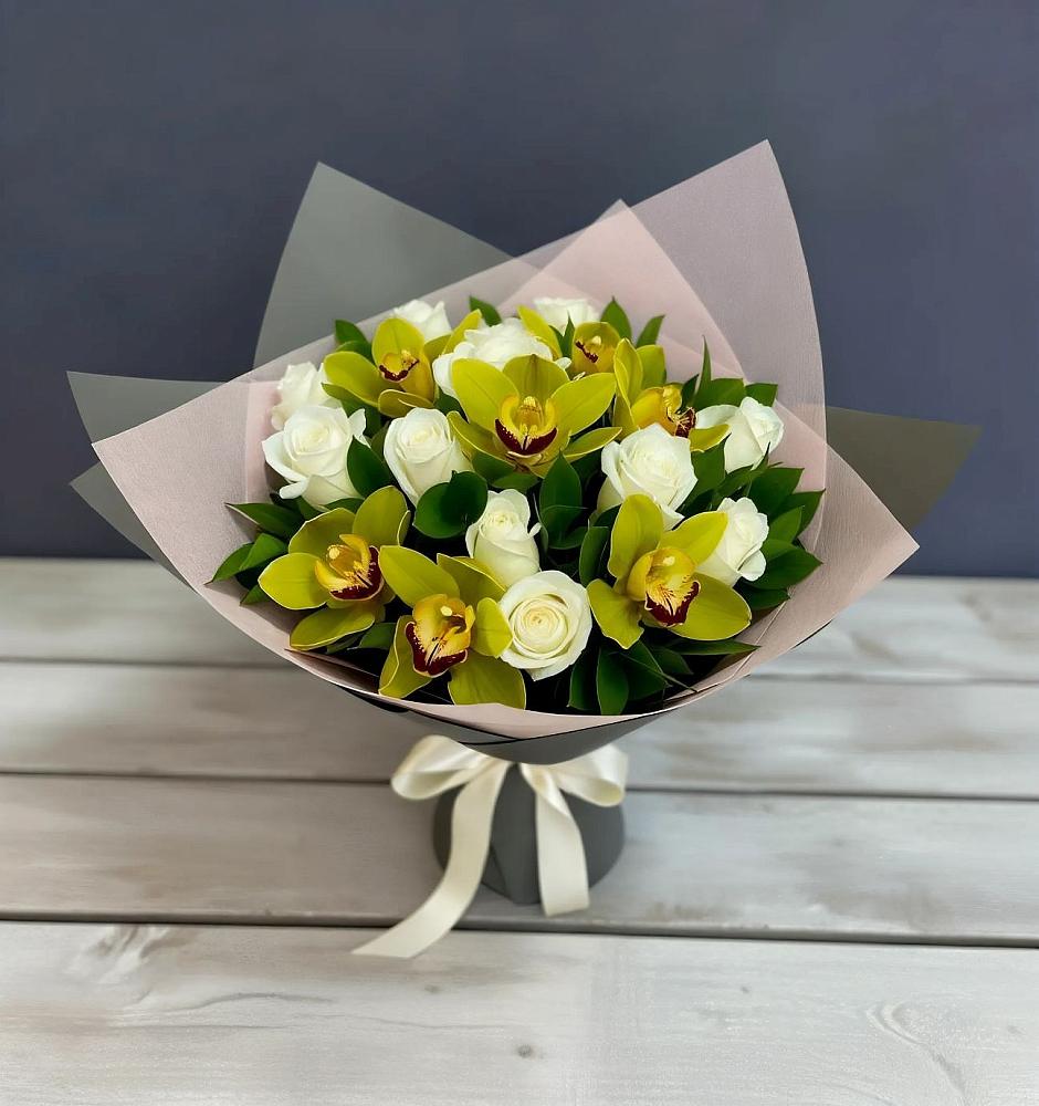 Букет цветов из: Орхидеи и Розы в Якшур-Бодья