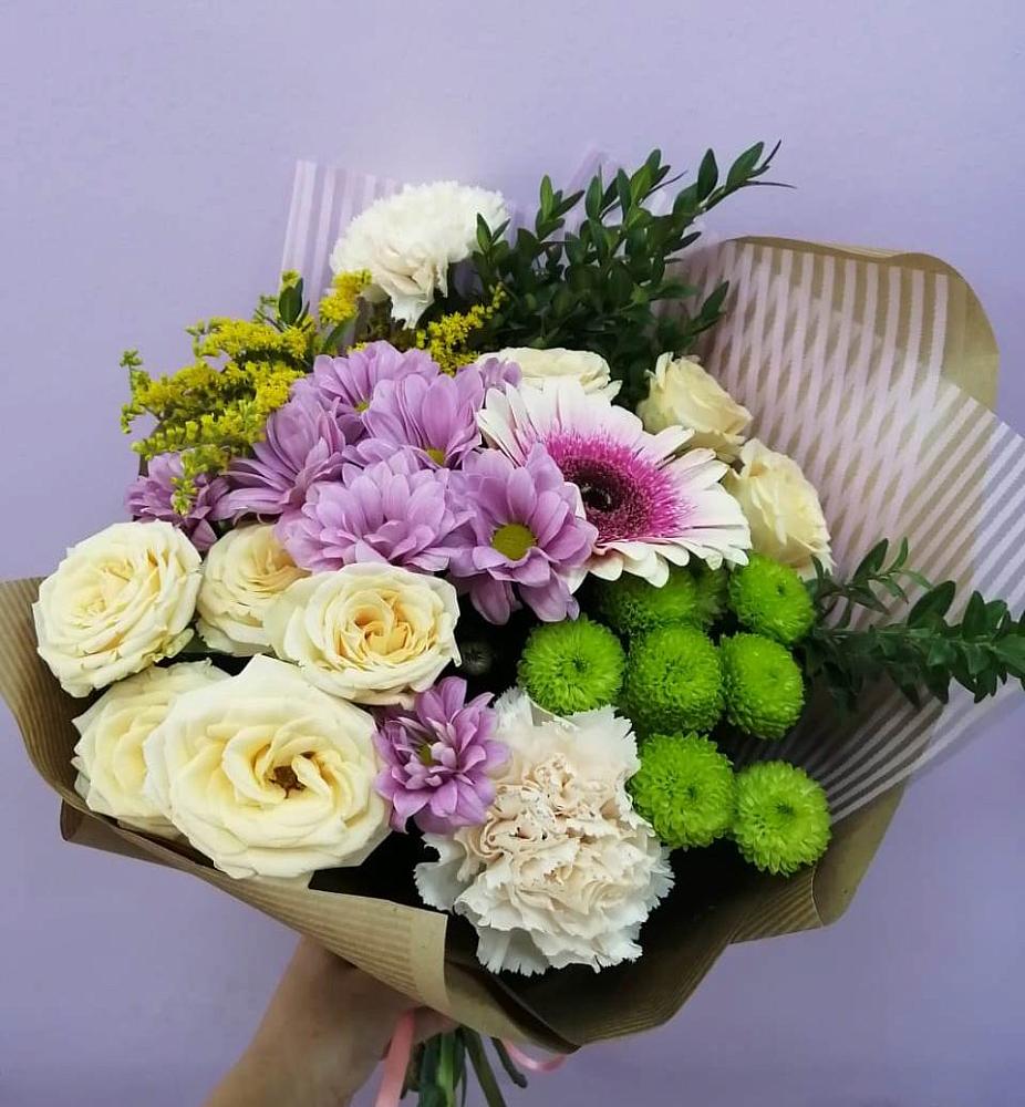 Букет цветов из: Хризантемы, Розы, Гвоздики и Герберы в Якшур-Бодья