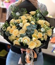Букет цветов из:  Розы и Лизиантусы в Якшур-Бодья