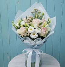 Букет цветов из:  Розы и Лизиантусы в Якшур-Бодья