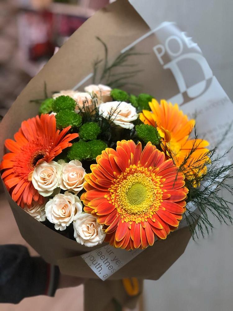 Букет цветов из: Герберы, Хризантемы и Розы в Якшур-Бодья