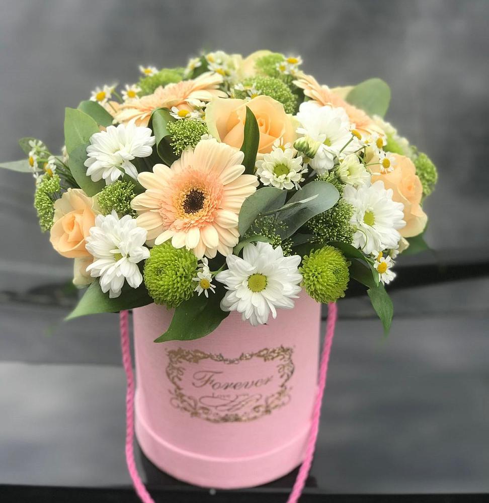 Цветочная композиция из Розы, Герберы и Хризантемы в шляпной коробке в Якшур-Бодья