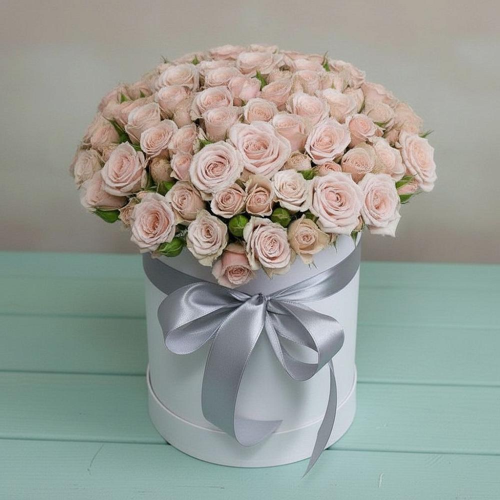 Цветочная композиция из Розы в шляпной коробке в Якшур-Бодья