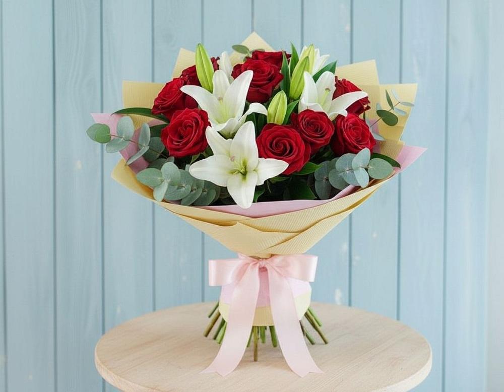 Букет цветов из: Лилии и Розы в Якшур-Бодья